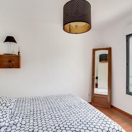 Votre Escale - Le Petit Montmartre Apartment นีออร์ ภายนอก รูปภาพ