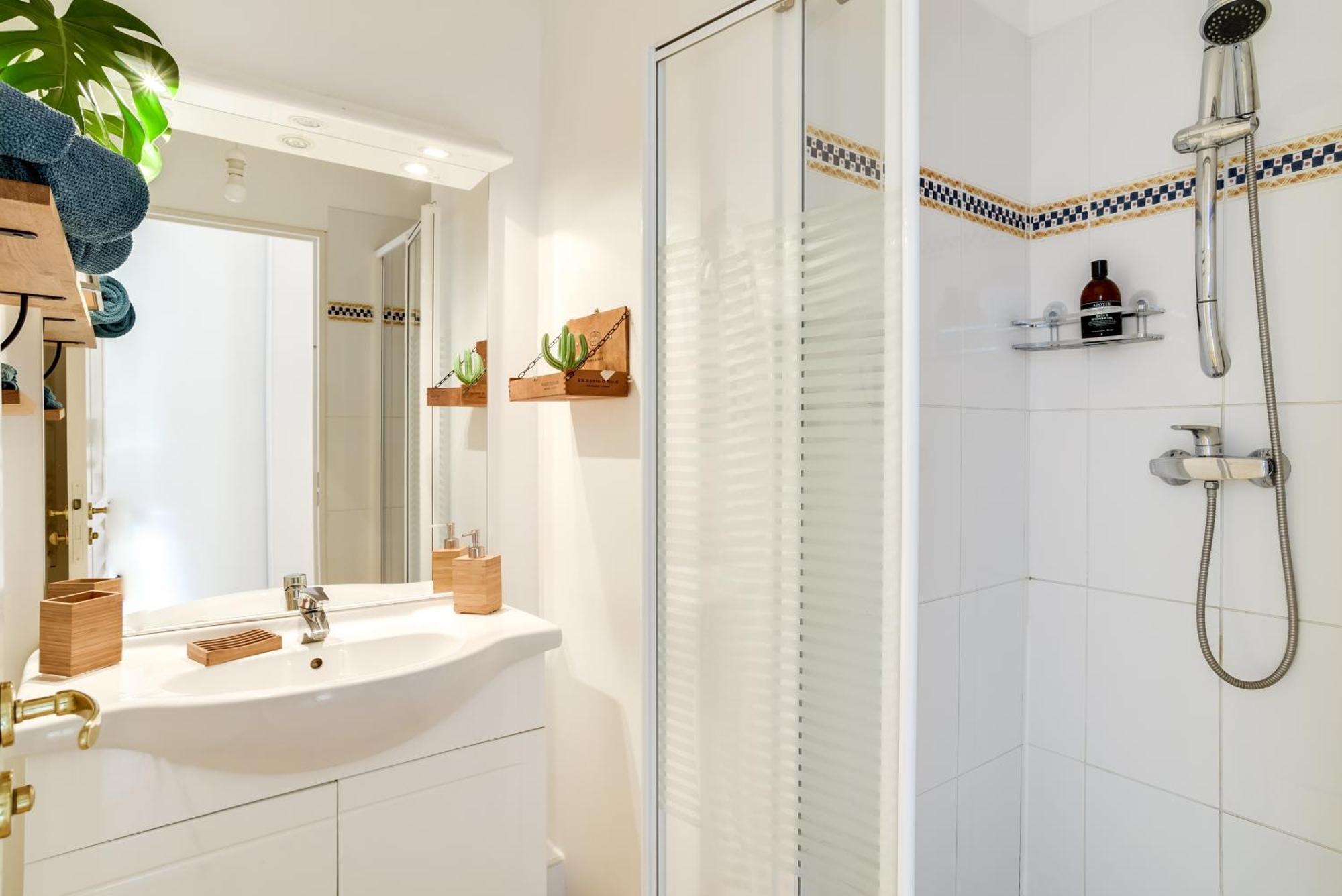 Votre Escale - Le Petit Montmartre Apartment นีออร์ ภายนอก รูปภาพ
